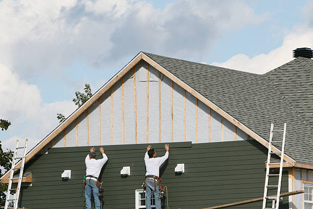 Professional Siding technician working in Franklin, NJ